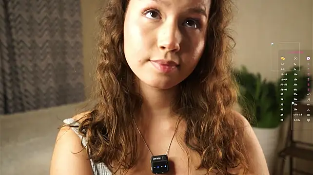 LoraLynn webcam