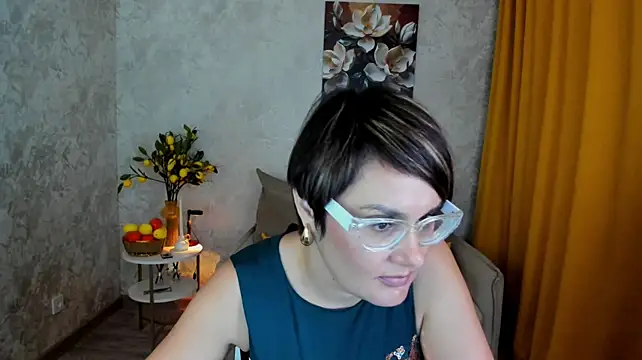 MayaNoire webcam