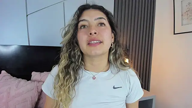 ChloeBelle_ webcam