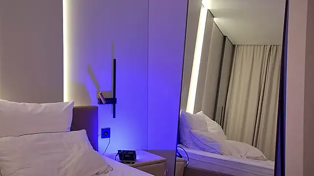 AlanaHurd_ webcam