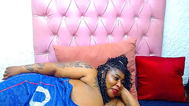 Ebonyhotass26 webcam