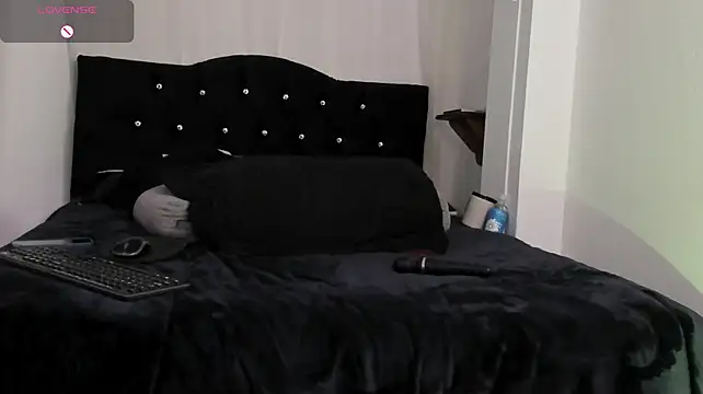 Amy_Aloqua webcam