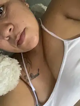 laura1999love webcam