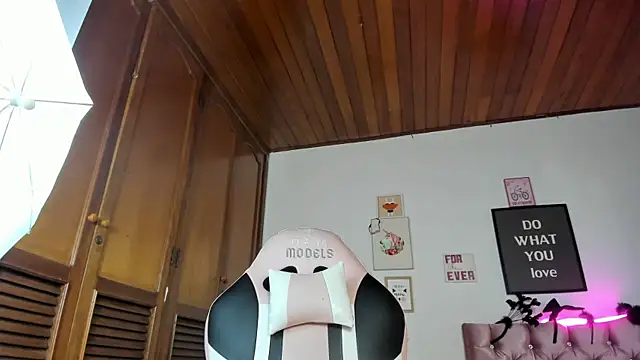 moly_cherry webcam