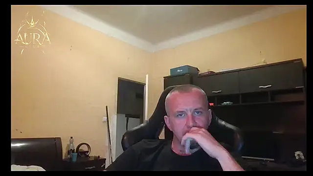 MrWhitePL live cam on StripChat