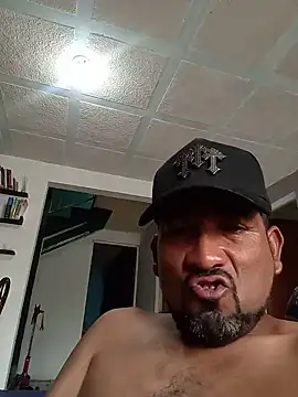 Ernesthot82 webcam