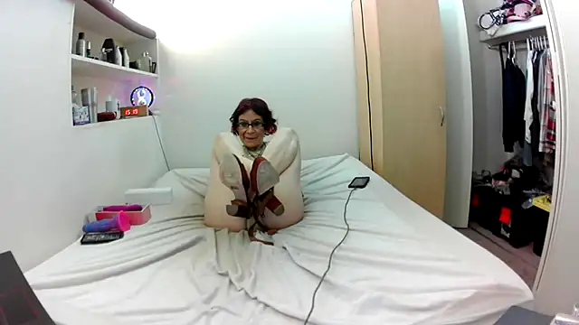 Empress_Lilith live cam on StripChat