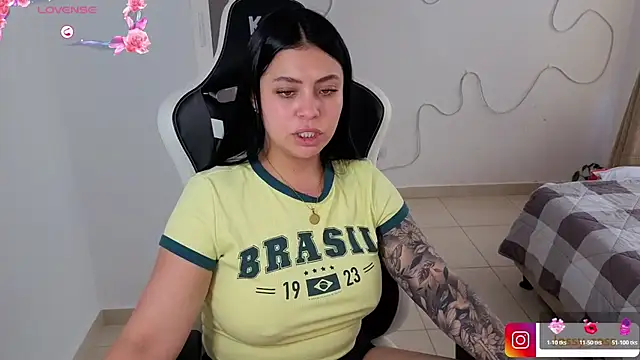 Victoryyy_ live cam on StripChat