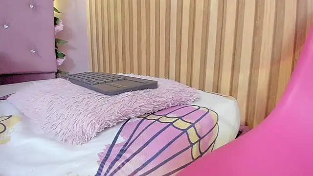 lovely__kiss__ webcam