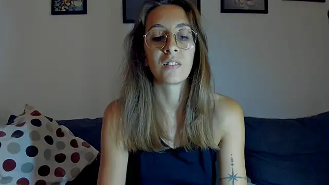 DesireMore90 webcam