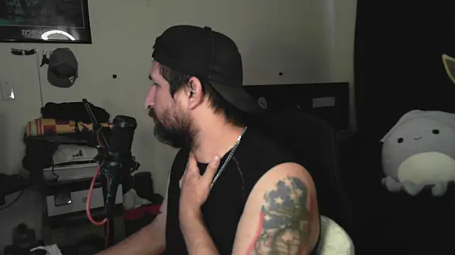 DevilPup75_ webcam