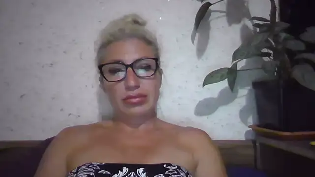 fox_red_lady7 webcam