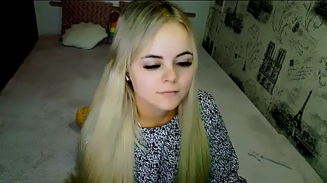 lovely-eyes webcam