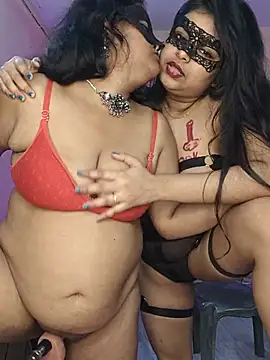 Naughty_Kayra webcam