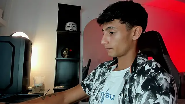 MaxiimoRomano_ webcam