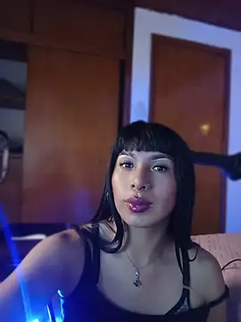 MeelFox live cam on StripChat