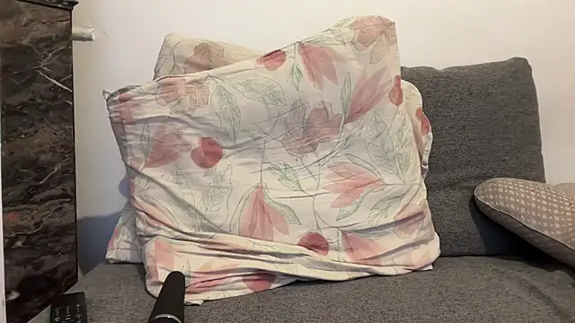 nanaisbackk webcam