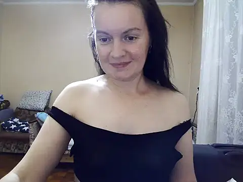 LoveNBloom webcam