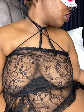 BIGMAMA011 webcam
