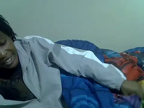 Prettypixxiee webcam