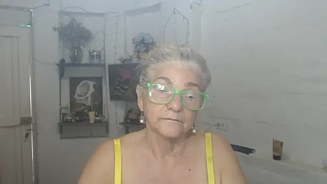 FunnyGrandma webcam