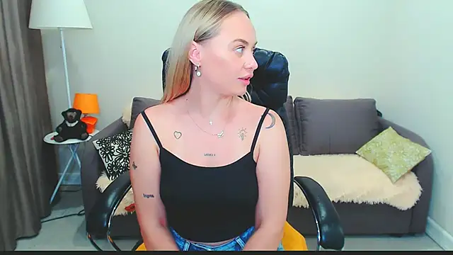 LiluMoon__ webcam