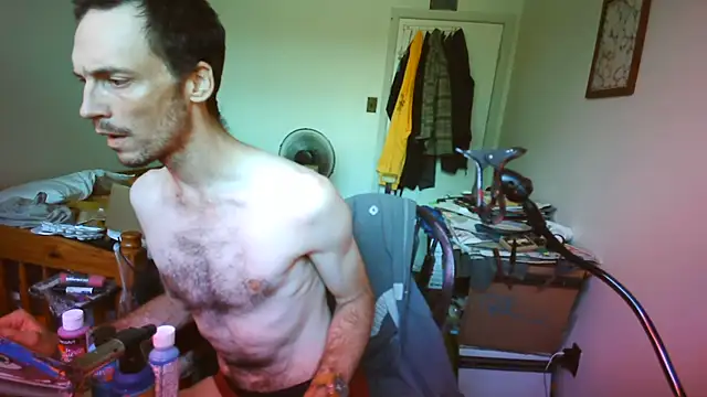 JohnnyMoves webcam