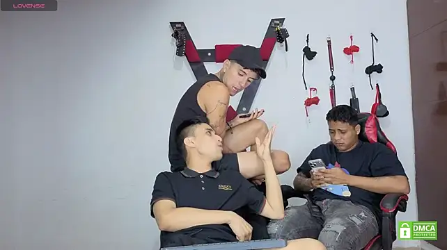 EliteBoysLive webcam
