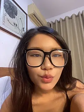 Julysister00 webcam
