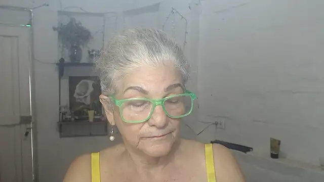 FunnyGrandma webcam