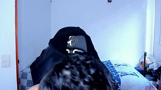 Tommy_Bred live cam on StripChat