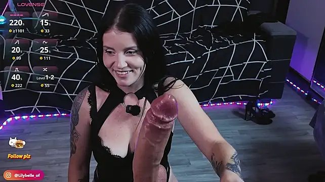 LilyBellee webcam