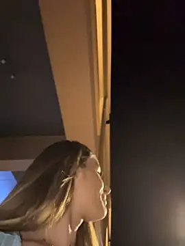 IsabellaEtthan live cam on StripChat