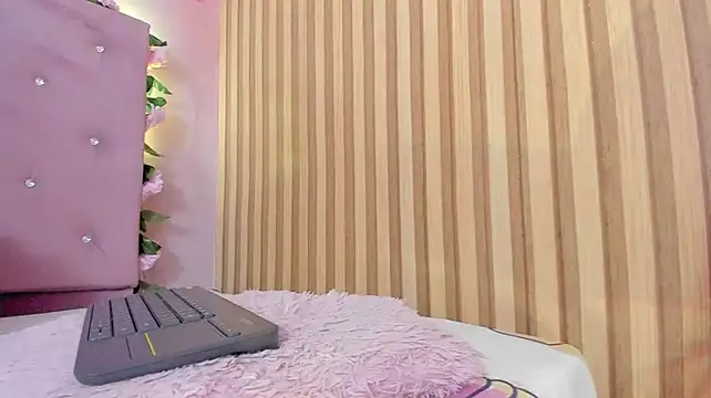 lovely__kiss__ webcam