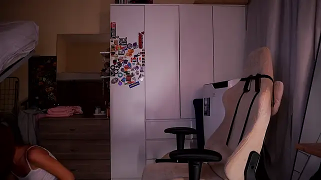 Liuba_Fox webcam