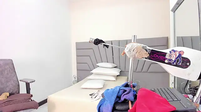 Angie_Will webcam