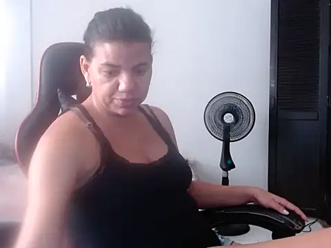 Adriana_0312 webcam
