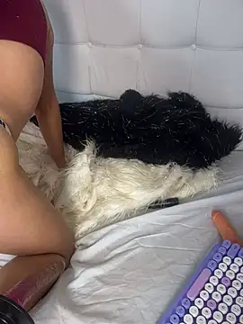 Taliaaa_Paris webcam