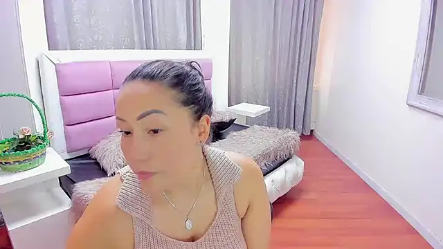 gaby_trent live cam on StripChat