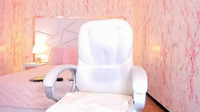 Emily_Whinfre webcam