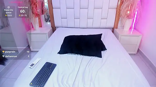 SalomeBins webcam