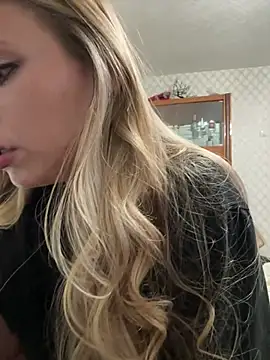 adel_secret webcam