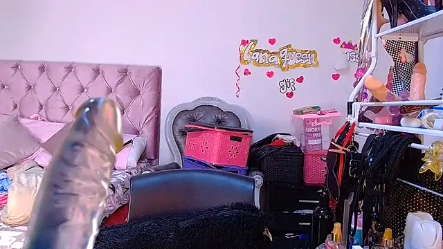lanaqueen699 webcam
