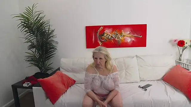 YourBustyBarbara webcam