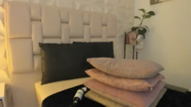 lea_walkerr webcam