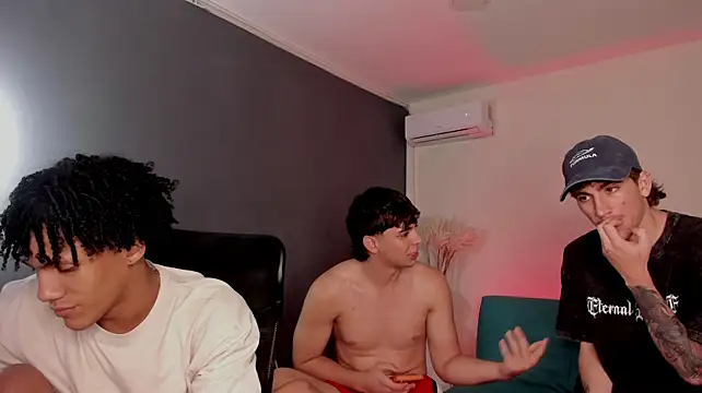 Handsomeboyss19 webcam