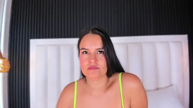 LucieMillerr webcam