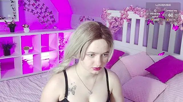 Skylar_Mour webcam