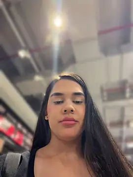 BellaLeclair_ webcam