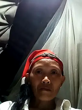 Nguyen_Emaa webcam